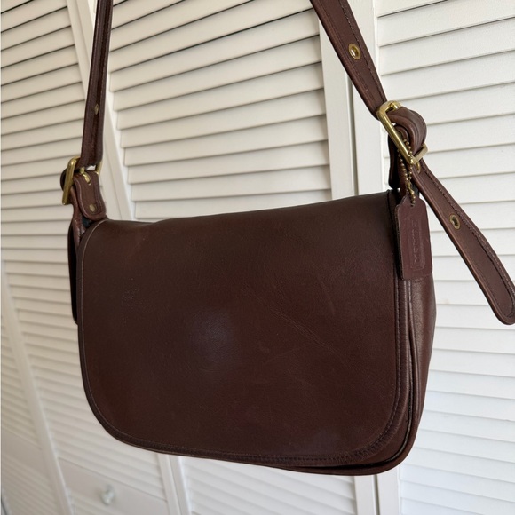 Coach Handbags - Vintage Coach Patricia Legacy Shoulder Bag Brown Flap 9951